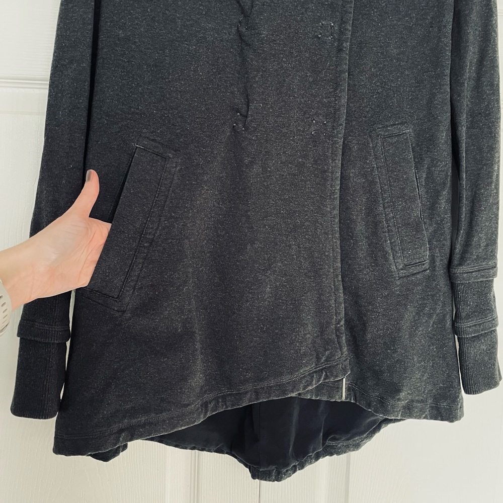 {Lululemon} Gratitude Wrap Jacket in Heathered Black - Women's 6 - Picture 5 of 13